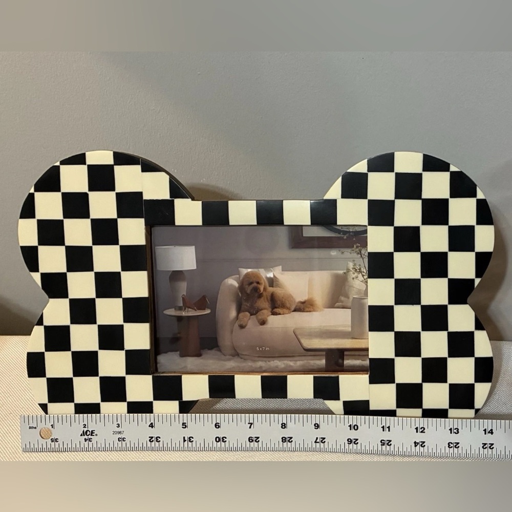 Dog Bone-Shaped Photo Frame 14”x9” For a 5x7 photo Black & White Checked NEW - Picture 3 of 7